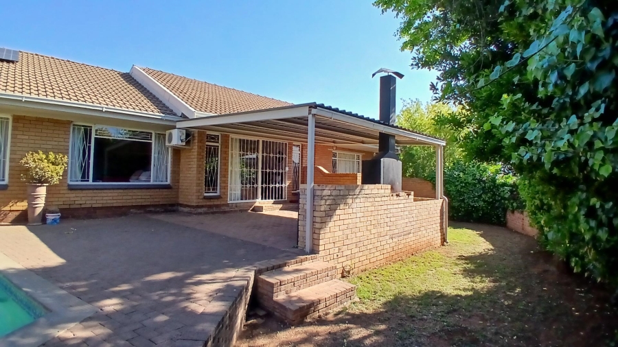 4 Bedroom Property for Sale in Pellissier Free State